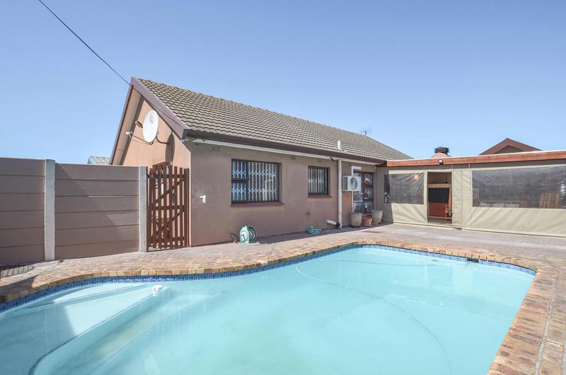 3 Bedroom Property for Sale in Glen Lilly Western Cape